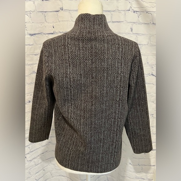 Carlisle New York polyester/spandex blend sweater/jacket size small - Picture 5 of 8